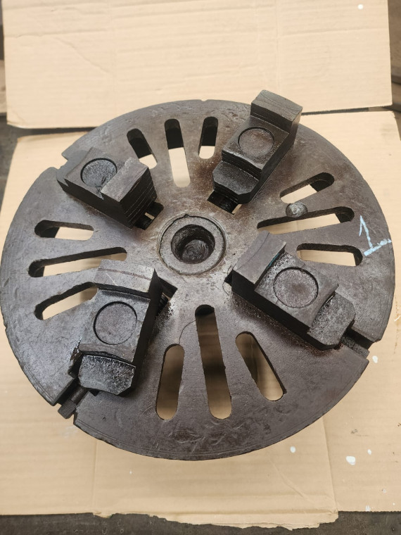 Placa usada  para torno